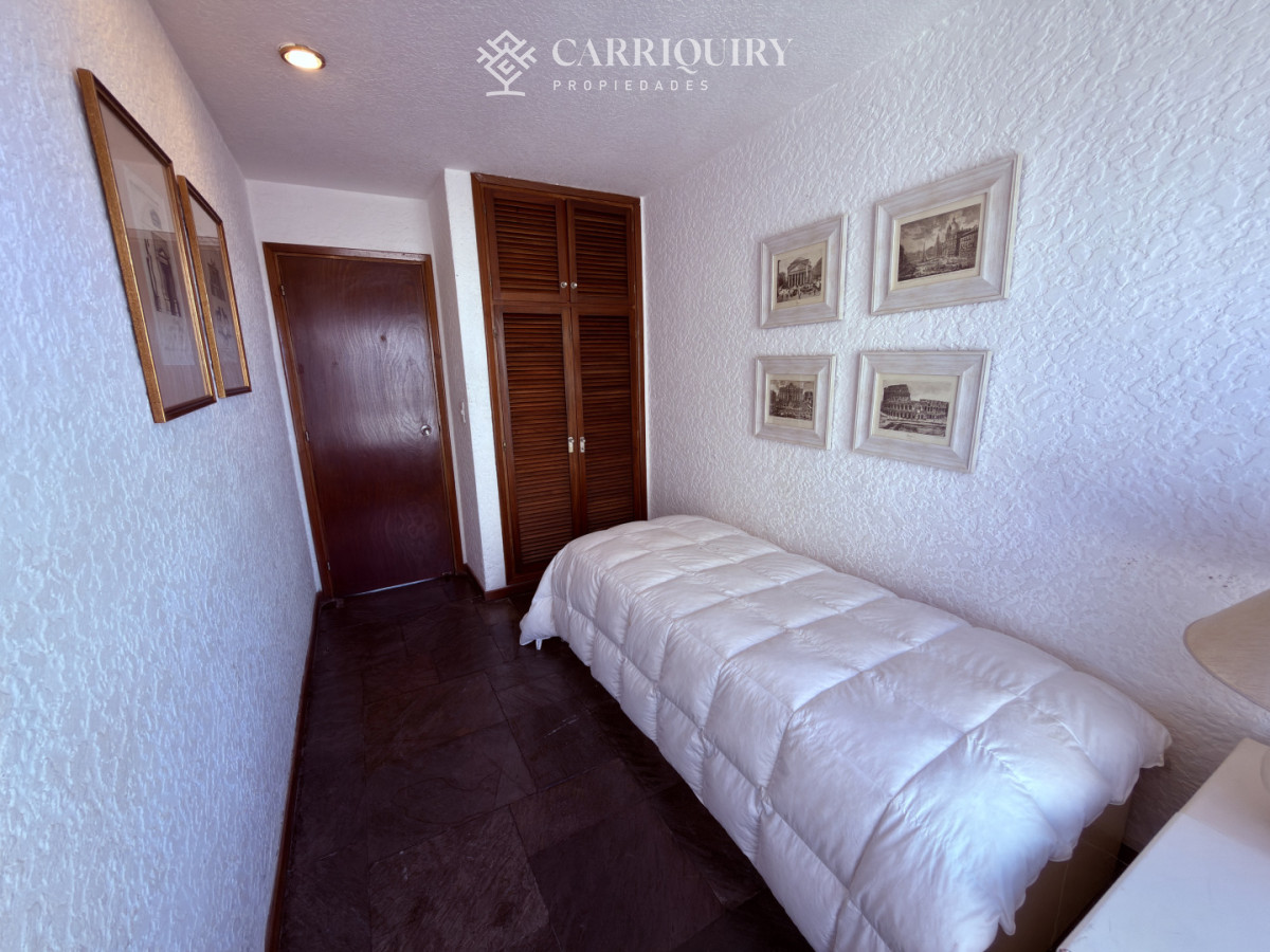 Apartamento ID.10477/En-venta-apartamento-de-2-mas-dep.-en-Península,-Punta-del-Este - Departamento de 3 dormitorios en alquiler anual en Punta del Este