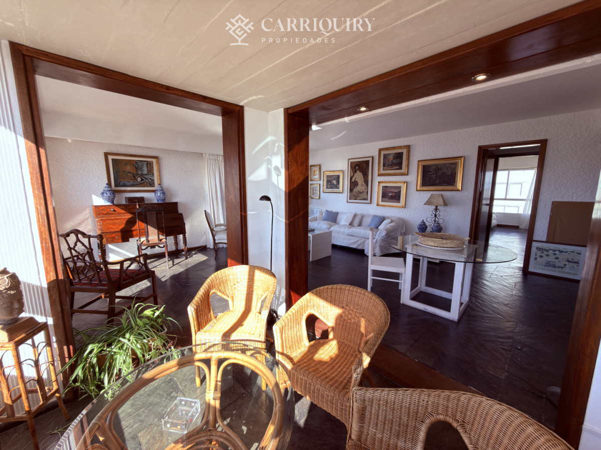 Apartamento ID.10477/En-venta-apartamento-de-2-mas-dep.-en-Península,-Punta-del-Este - Departamento de 3 dormitorios en alquiler anual en Punta del Este