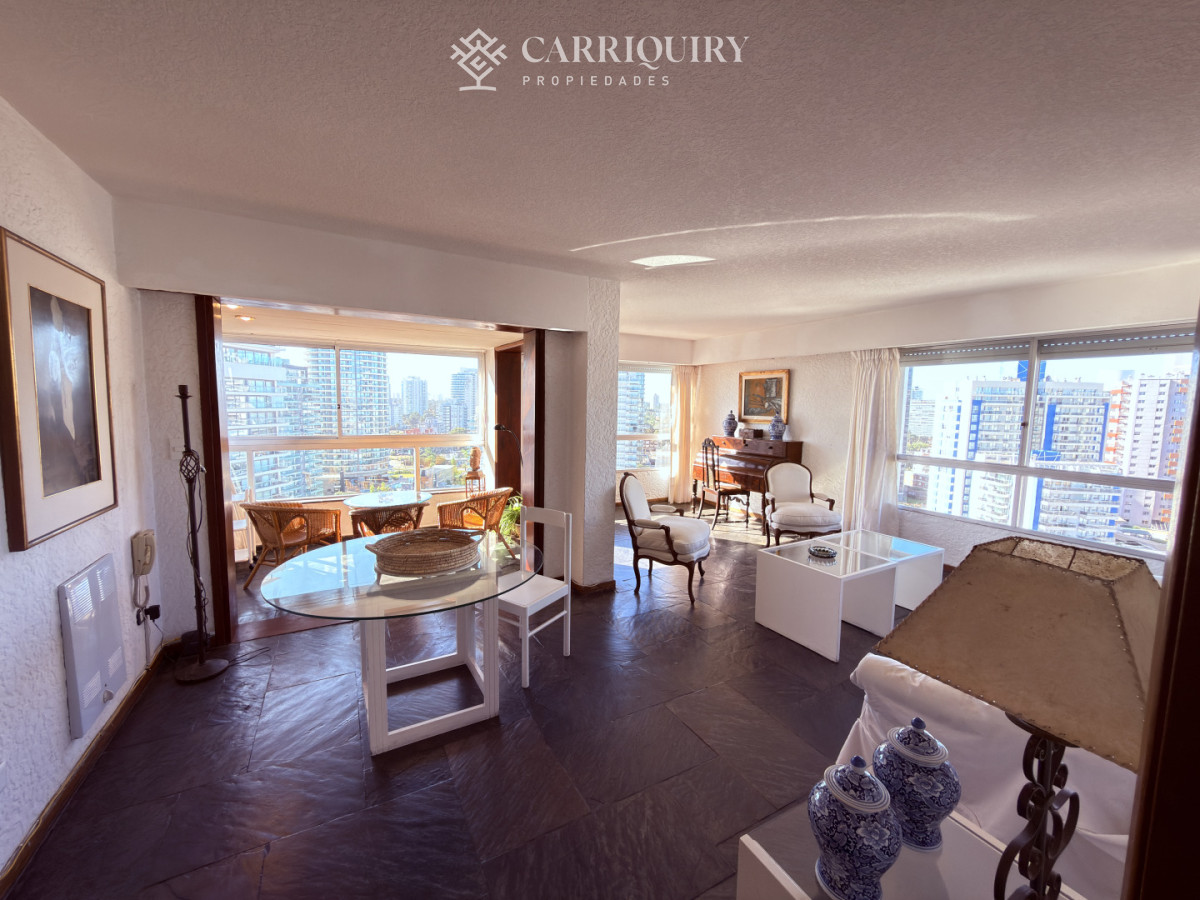 Apartamento ID.10477/En-venta-apartamento-de-2-mas-dep.-en-Península,-Punta-del-Este - Departamento de 3 dormitorios en alquiler anual en Punta del Este