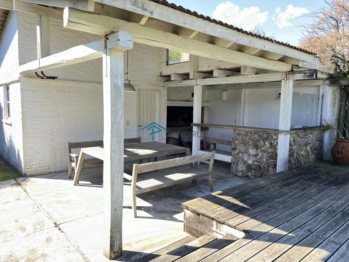 Casa en venta con gran potencial en Montoya, La Barra