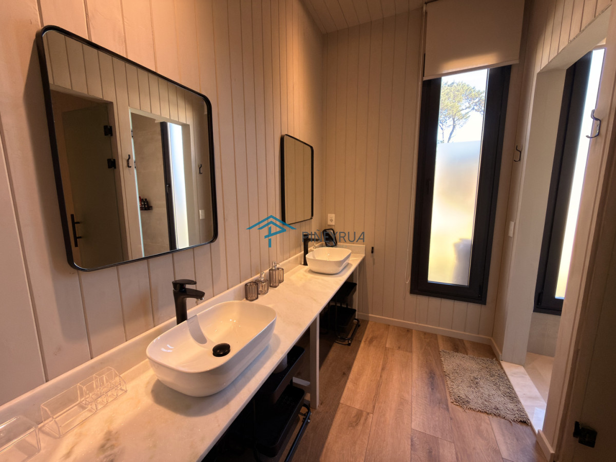 Hermosa casa de 3 dormitorios + servicio en Reserva Montoya en Venta