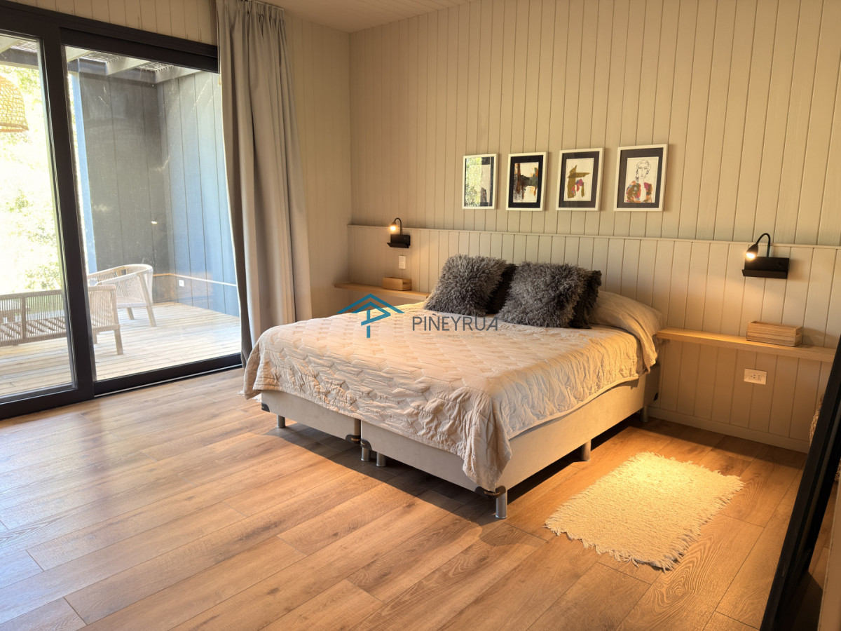 Hermosa casa de 3 dormitorios + servicio en Reserva Montoya en Venta