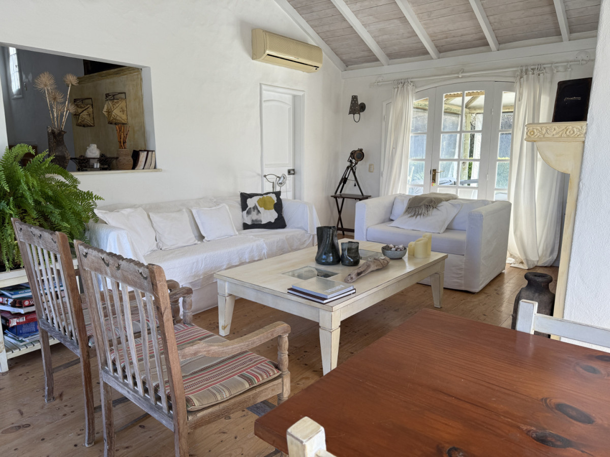 Casa ID.21098645 - Importante casa de 5 dormitorios + servicio en Montoya, La Barra