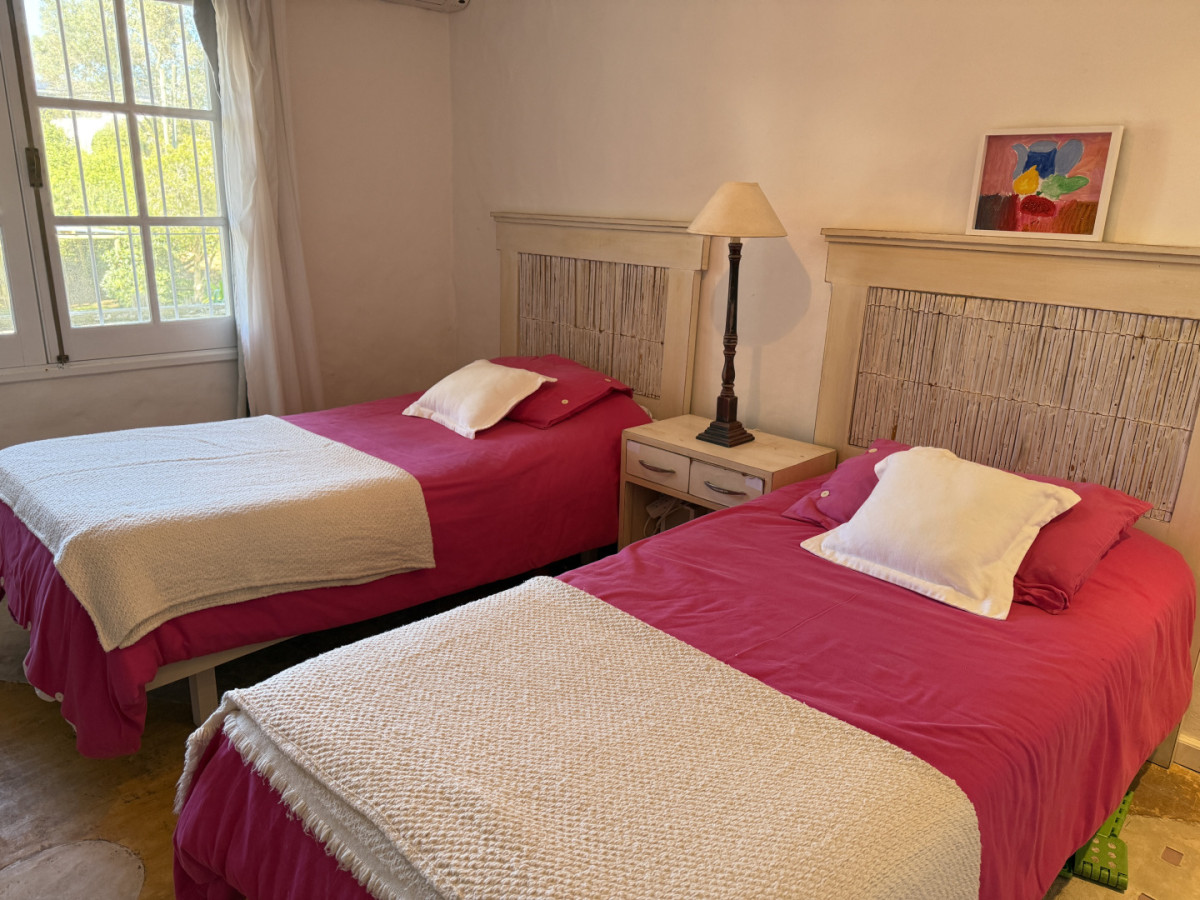 Casa ID.21098645 - Importante casa de 5 dormitorios + servicio en Montoya, La Barra