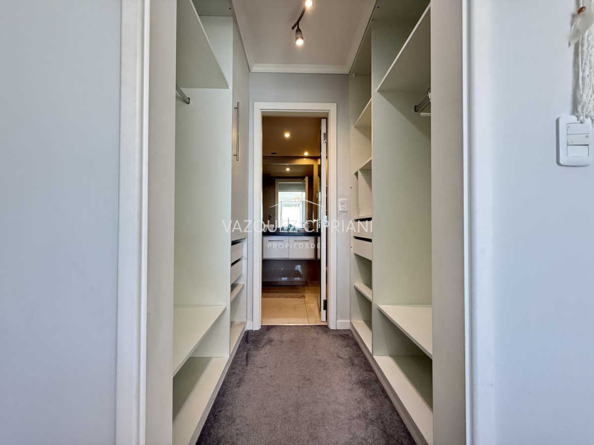 Apartamento ID.2 - En Venta departamento de 3 dormitorios en suite + dormitorio de servicio con baño, Punta del Este