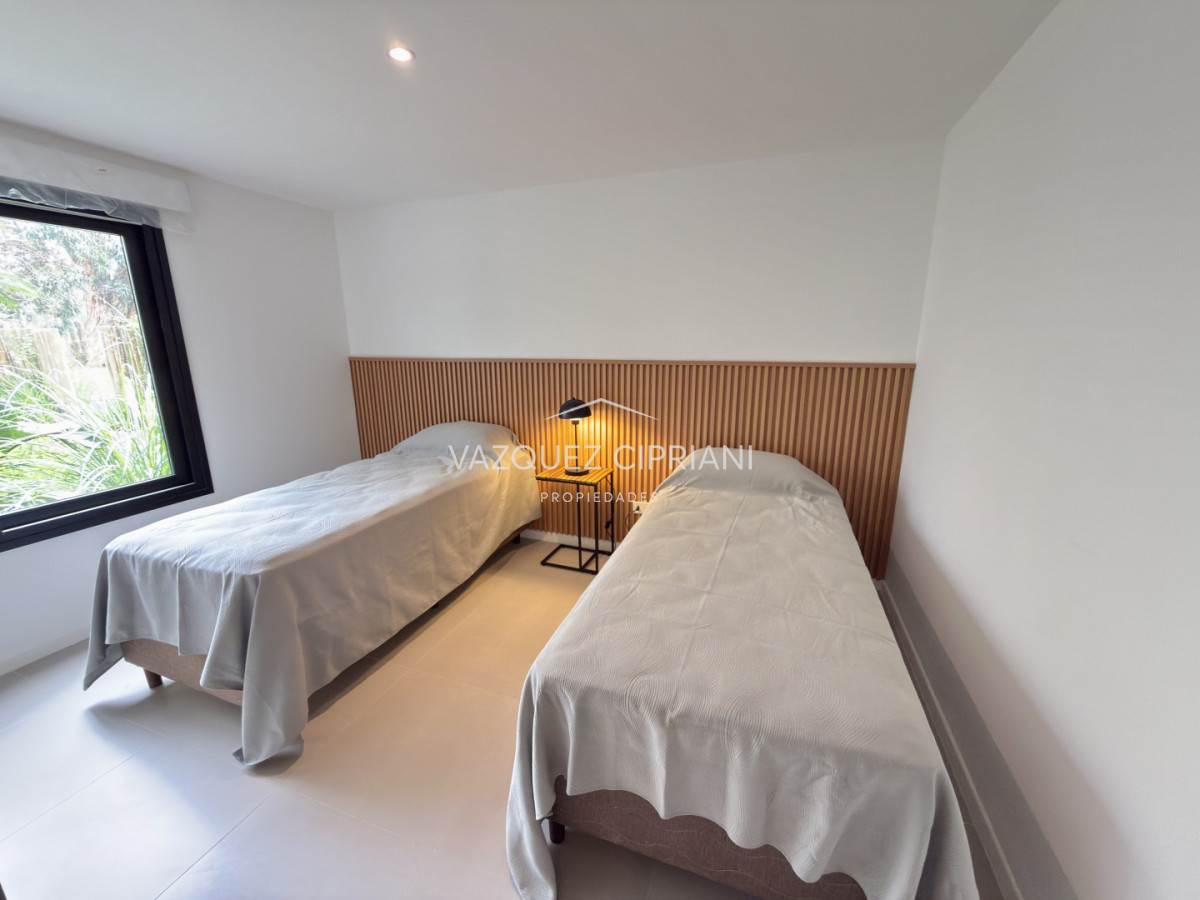 Apartamento ID.30 - Alquiler Anual o Invernal Departamento tipo casa de 3 dormitorios en La Barra