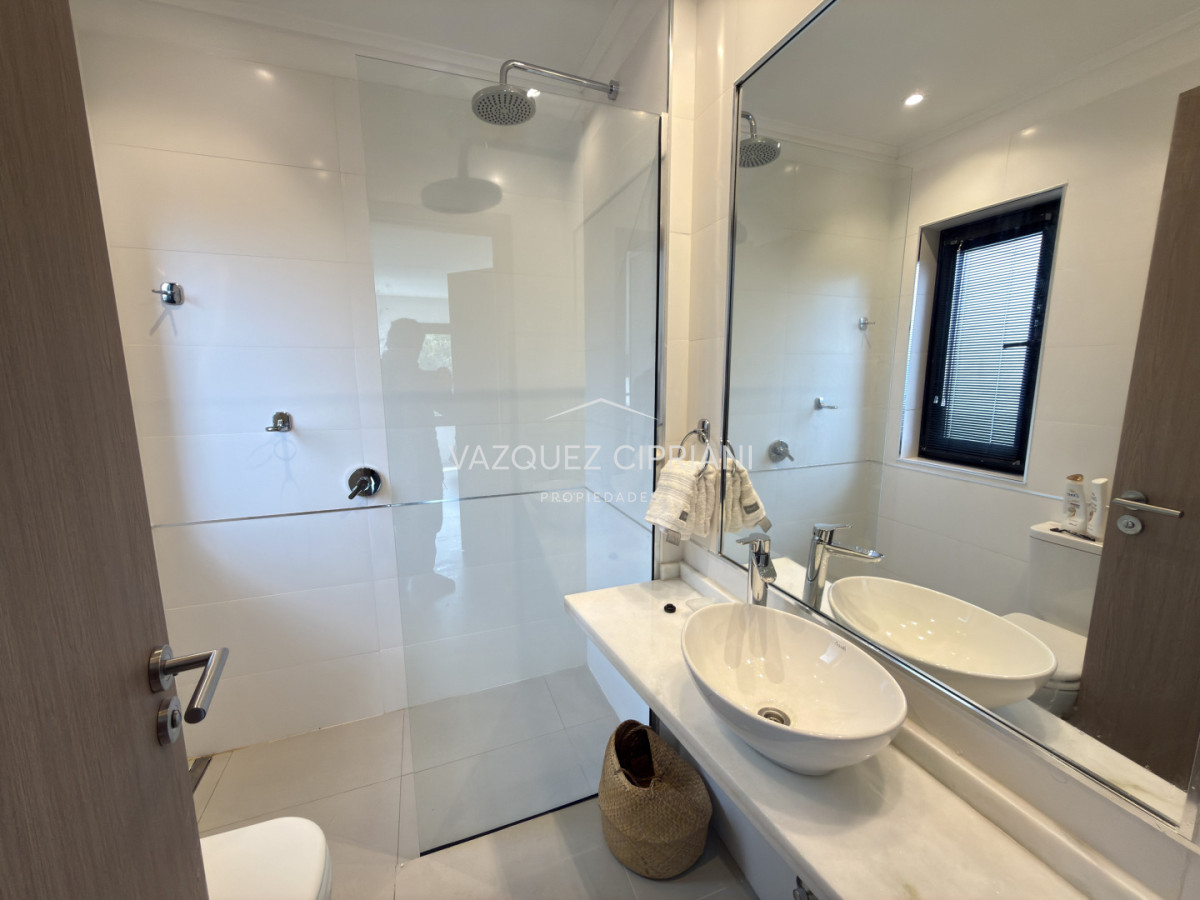 Apartamento ID.31 - Alquiler Anual departamento de 3 dormitorios en La Barra