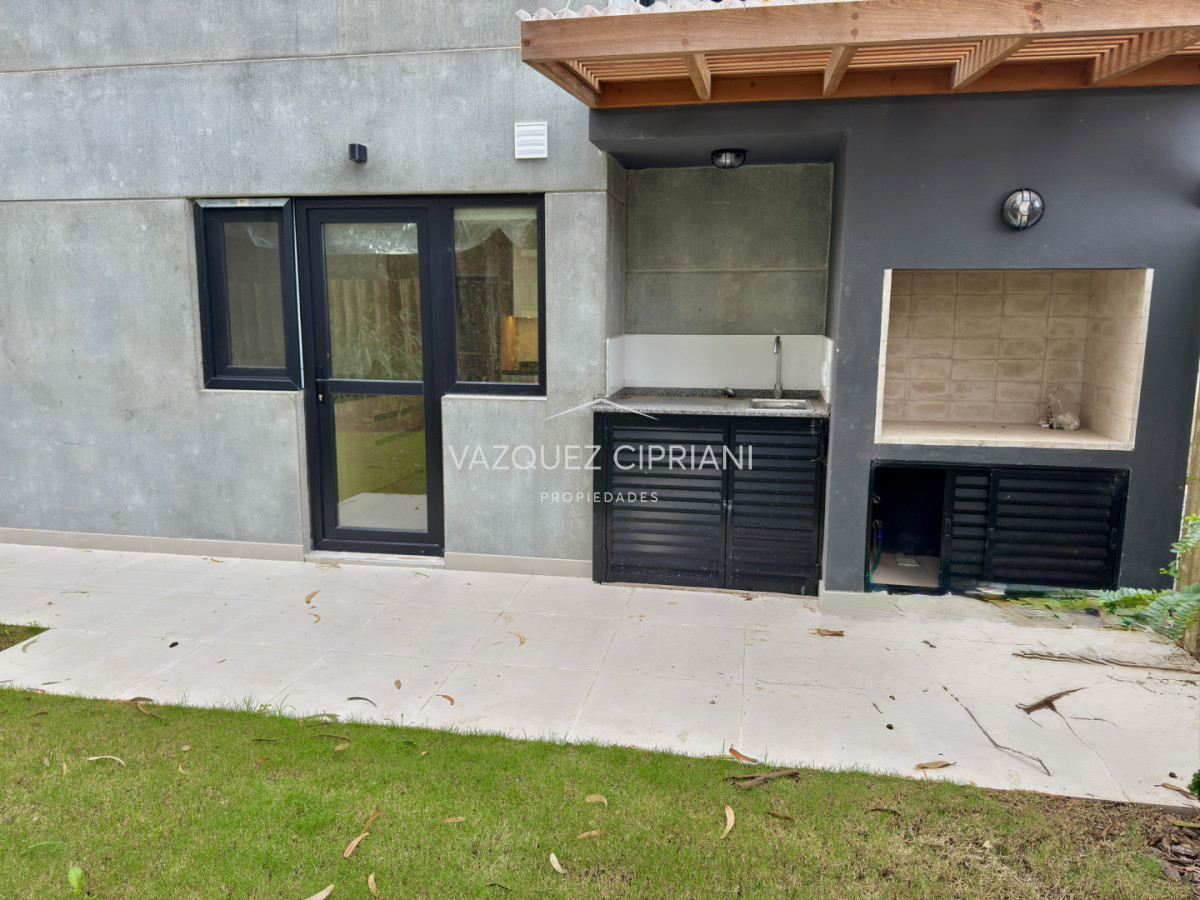 Apartamento ID.30 - Alquiler Anual o Invernal Departamento tipo casa de 3 dormitorios en La Barra