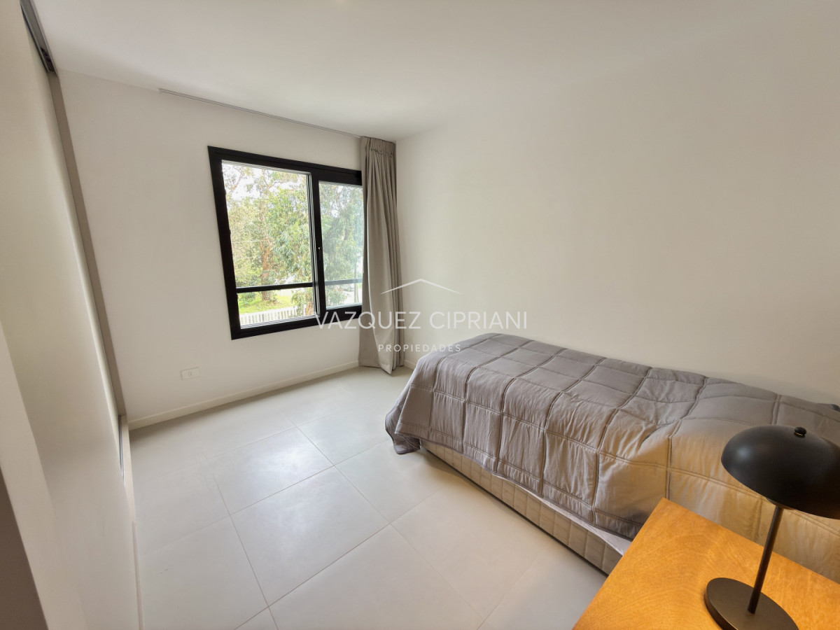 Apartamento ID.31 - Alquiler Anual departamento de 3 dormitorios en La Barra