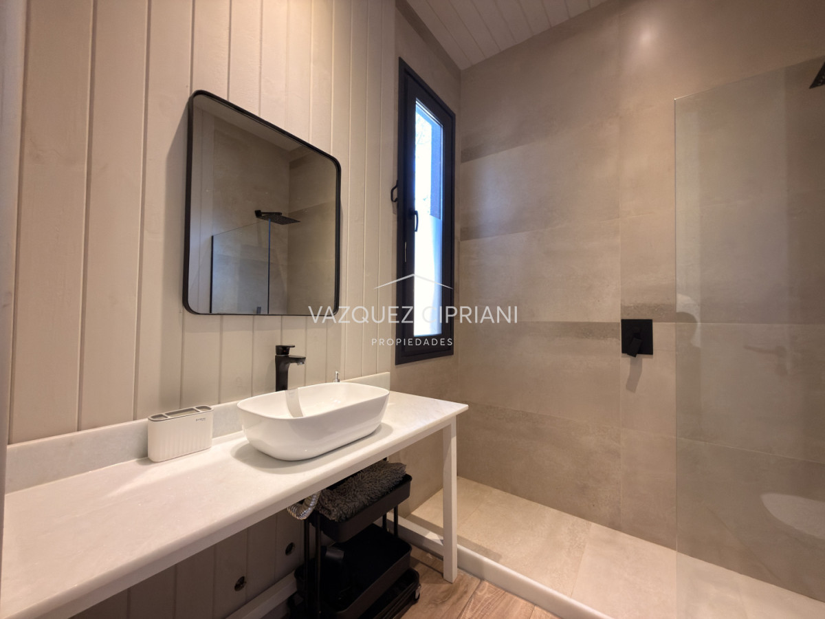 Casa ID.39 - Hermosa casa de 3 dormitorios + servicio en Reserva Montoya en Venta