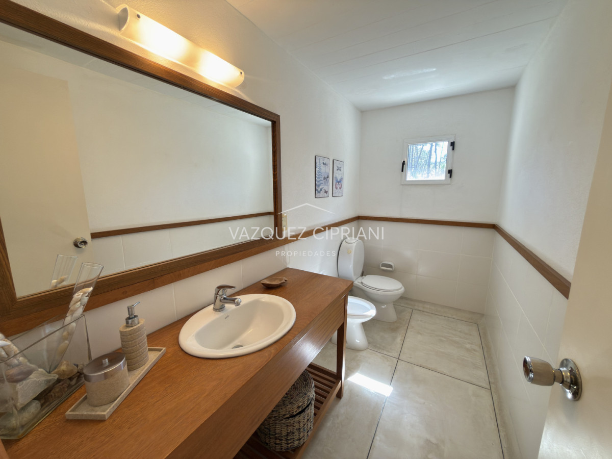 Casa ID.6 - Gran casa en Laguna Blanca de 5 dormitorios + servicio