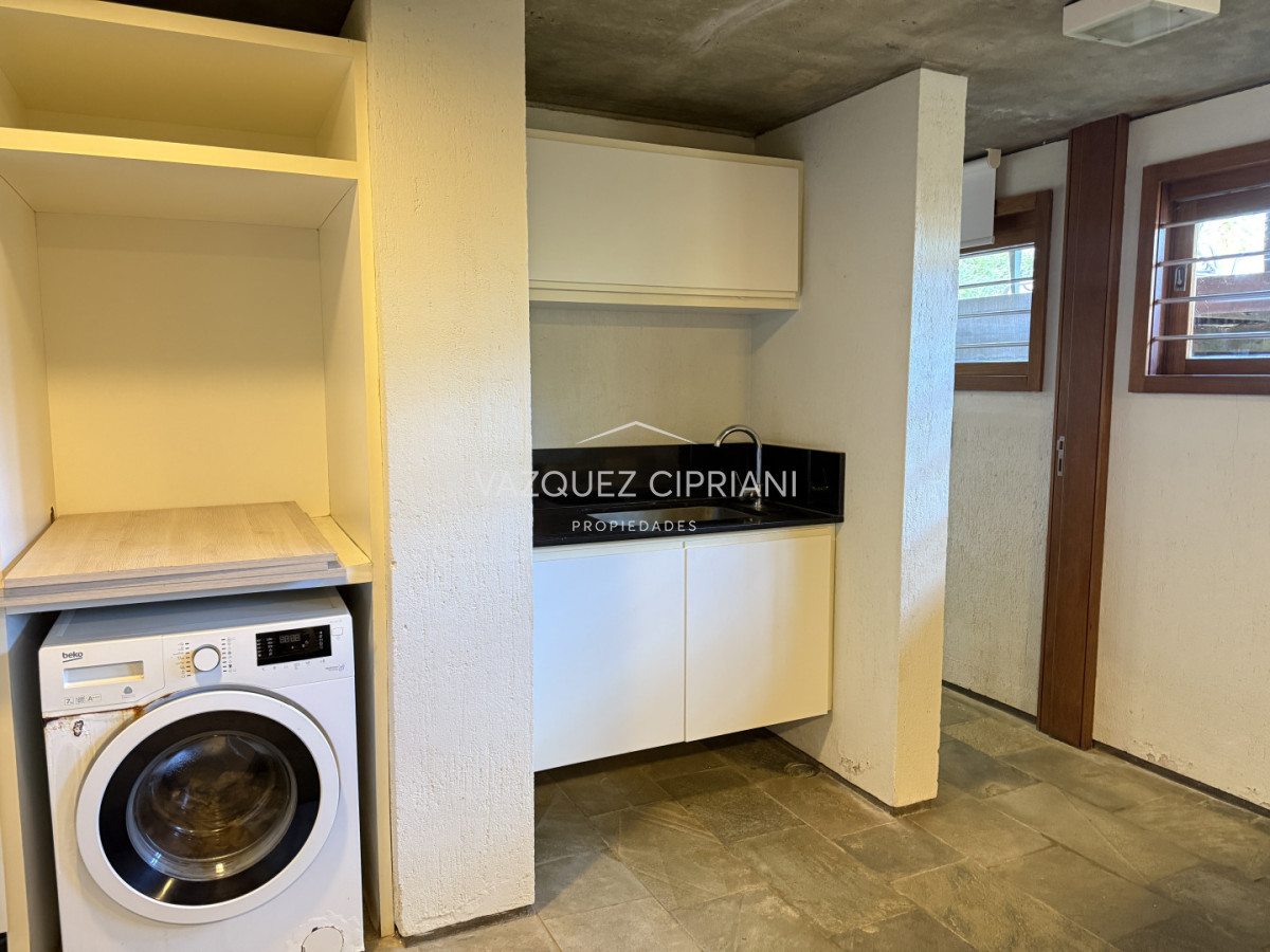 Casa ID.21 - Hermosa casa de 4 dormitorios y servicio en El Chorro, La Barra