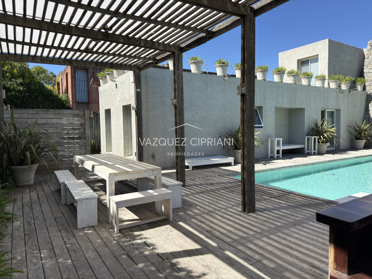 Casa ID.12 - Casa a la venta en primera línea Montoya de 4 dormitorios en suite y servicio, La Barra
