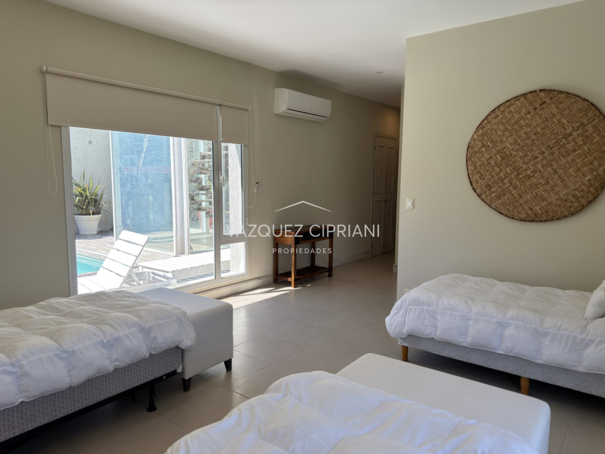 Casa ID.12 - Casa a la venta en primera línea Montoya de 4 dormitorios en suite y servicio, La Barra