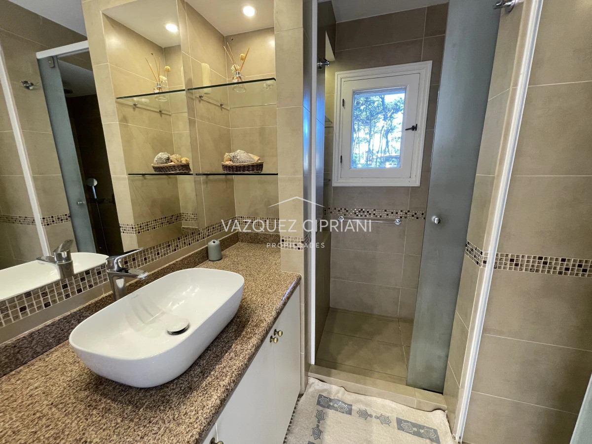 Casa ID.42 - Amplia casa de 4 dormitorios + servicio con Piscina en Montoya en Venta