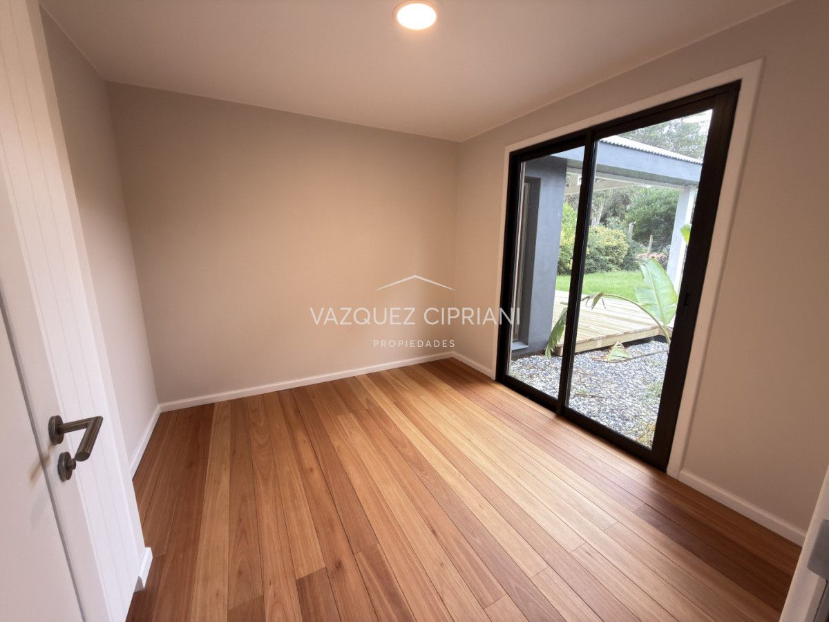 Casa ID.11 - Hermosa casa a estrenar de 3 dormitorios y 2 baños en La Barra En Venta