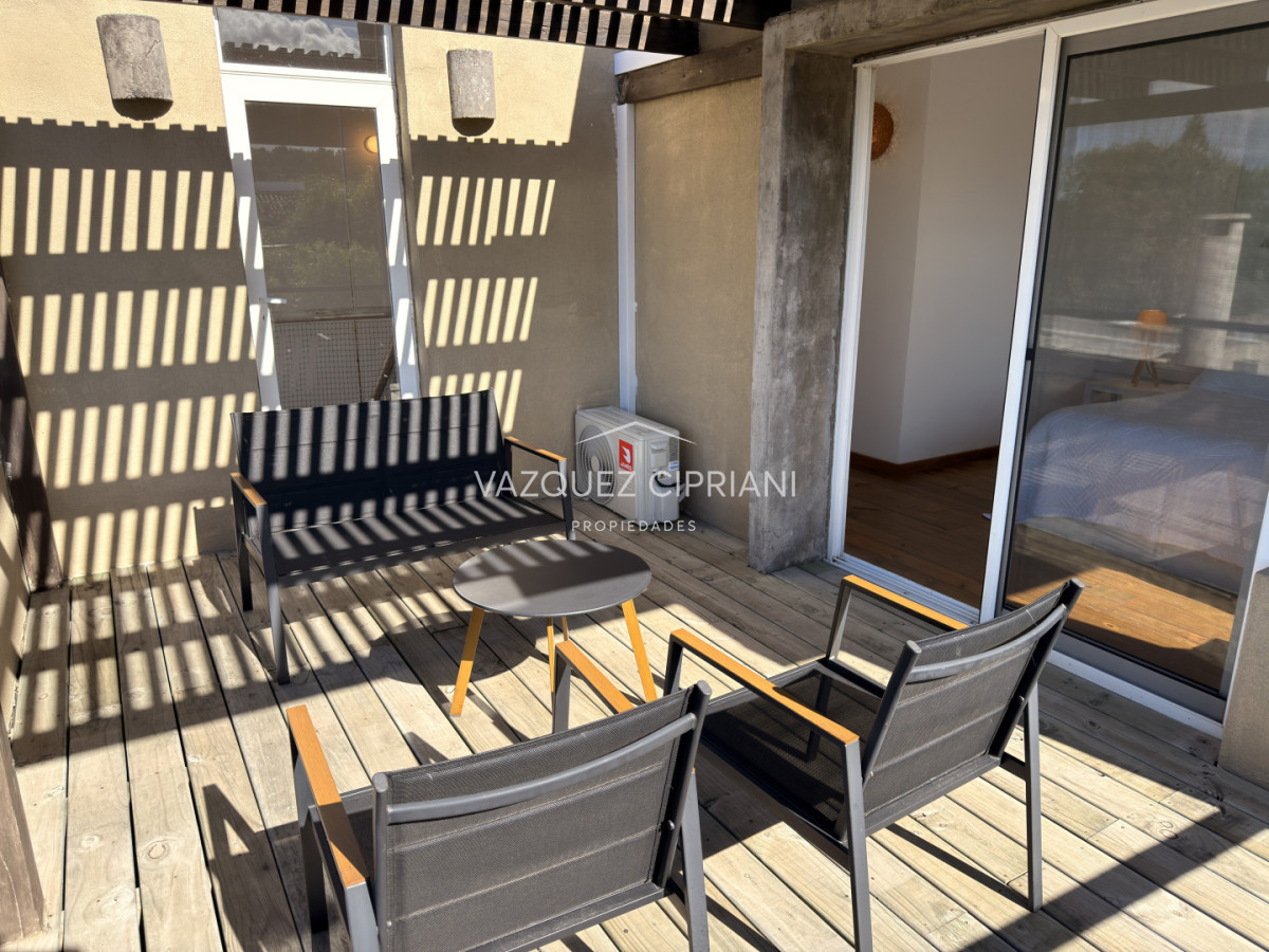 Casa ID.40 - Casa de 3 dormitorios + servicio en Manantiales a la Venta