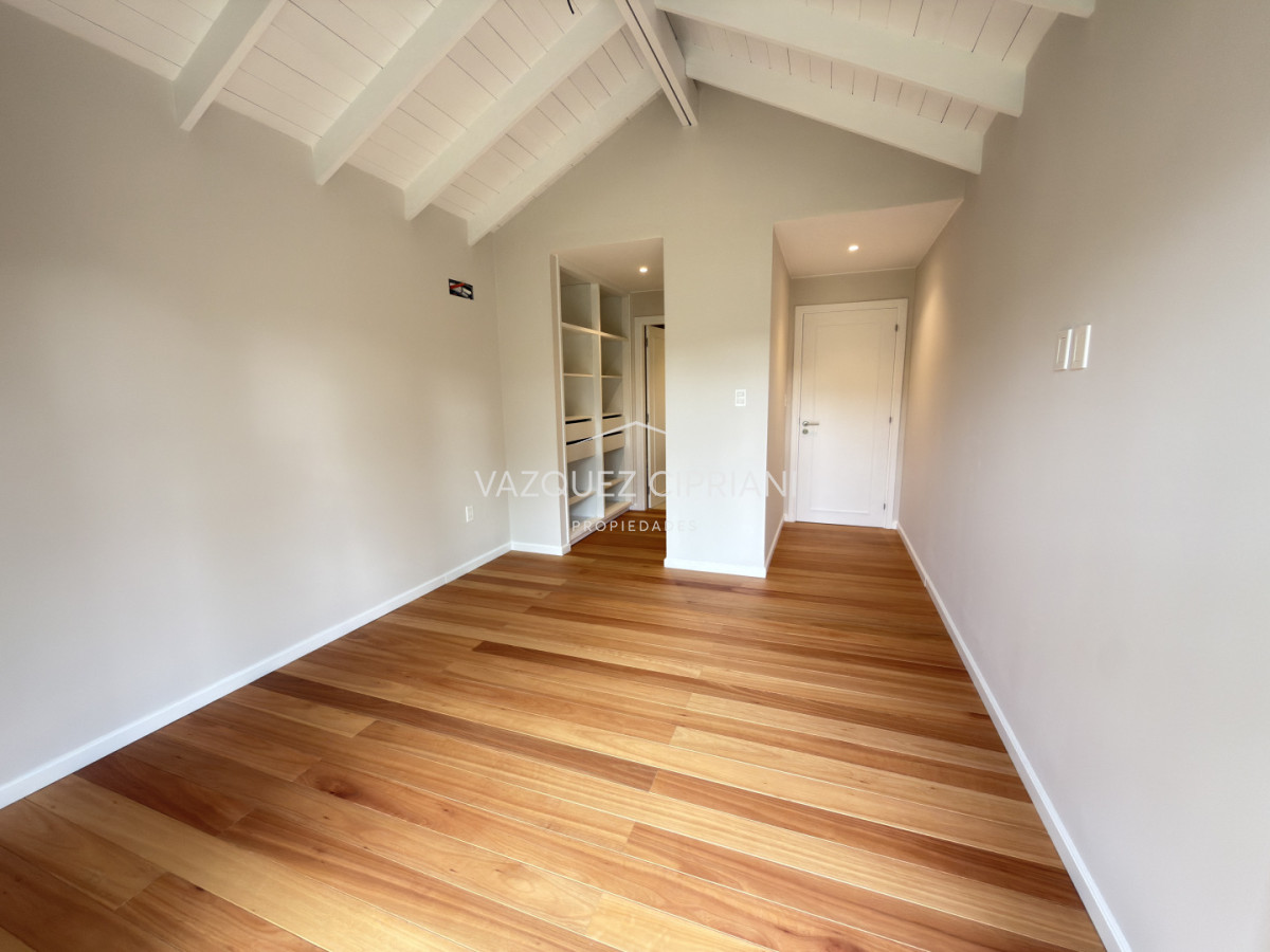 Casa ID.11 - Hermosa casa a estrenar de 3 dormitorios y 2 baños en La Barra En Venta