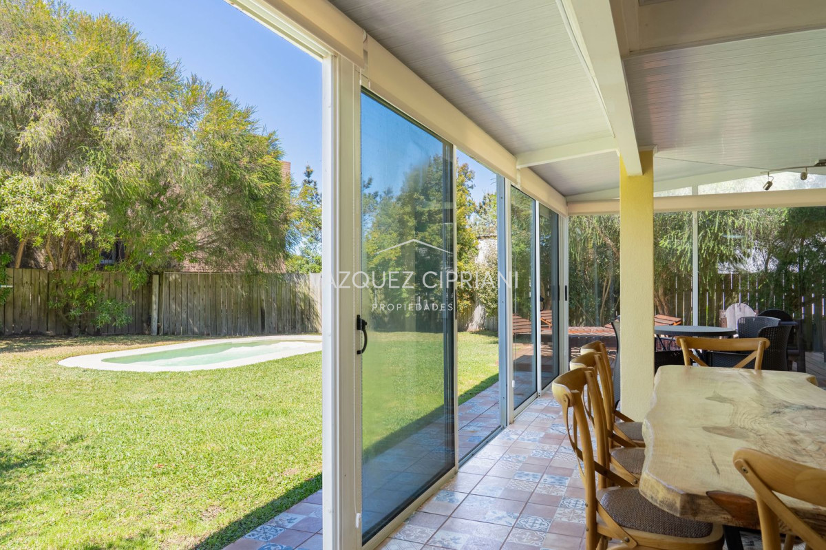 Casa ID.29 - Casa de 4 dormitorios a la venta en La Juanita