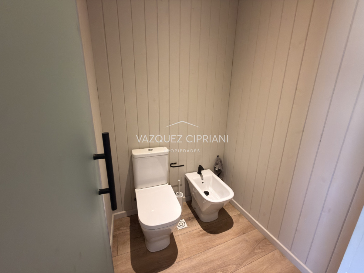 Casa ID.39 - Hermosa casa de 3 dormitorios + servicio en Reserva Montoya en Venta