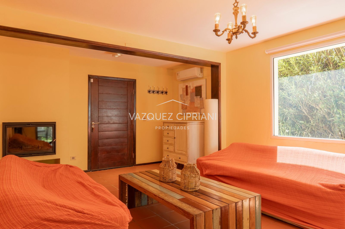 Casa ID.29 - Casa de 4 dormitorios a la venta en La Juanita