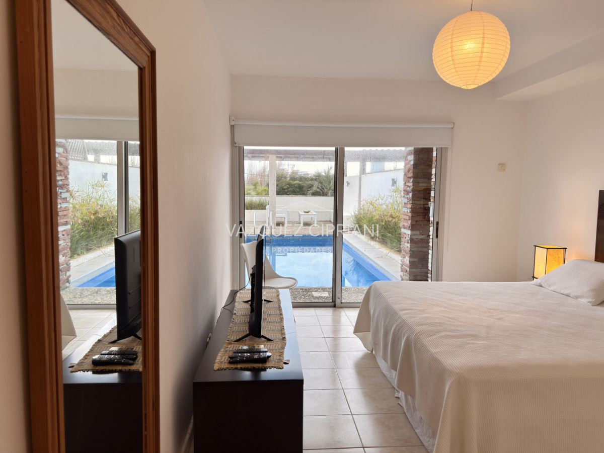 Casa ID.72 - Importante casa de 4 dormitorios en suite + Servicio en Alquiler de Verano en La Barra