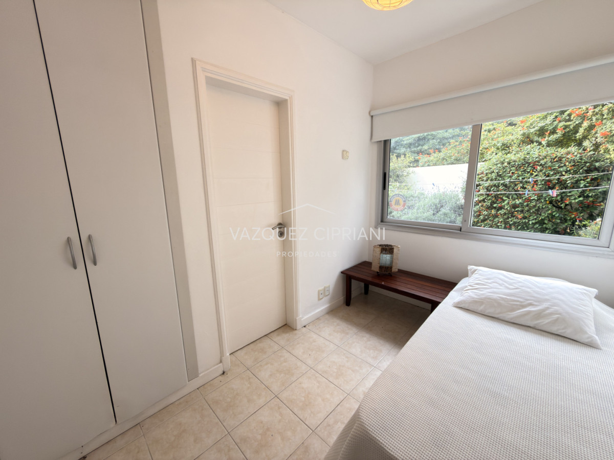 Casa ID.72 - Importante casa de 4 dormitorios en suite + Servicio en Alquiler de Verano en La Barra