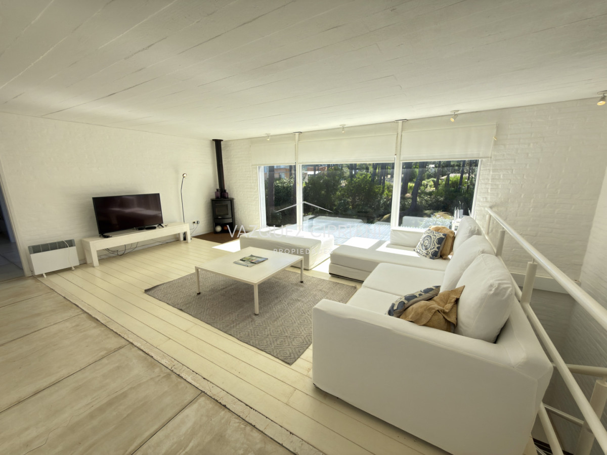Casa ID.6 - Gran casa en Laguna Blanca de 5 dormitorios + servicio