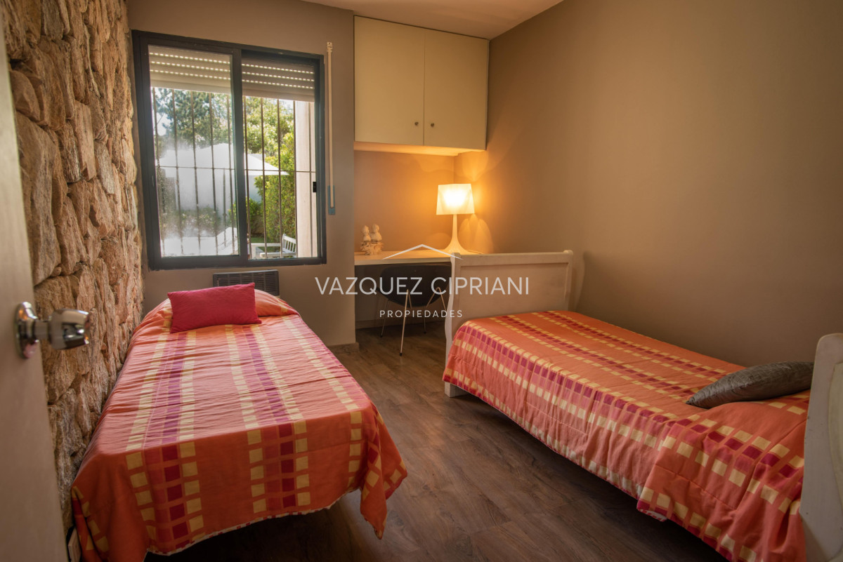 Casa ID.37 - Espectacular casa frente al mar en El Chorro en venta