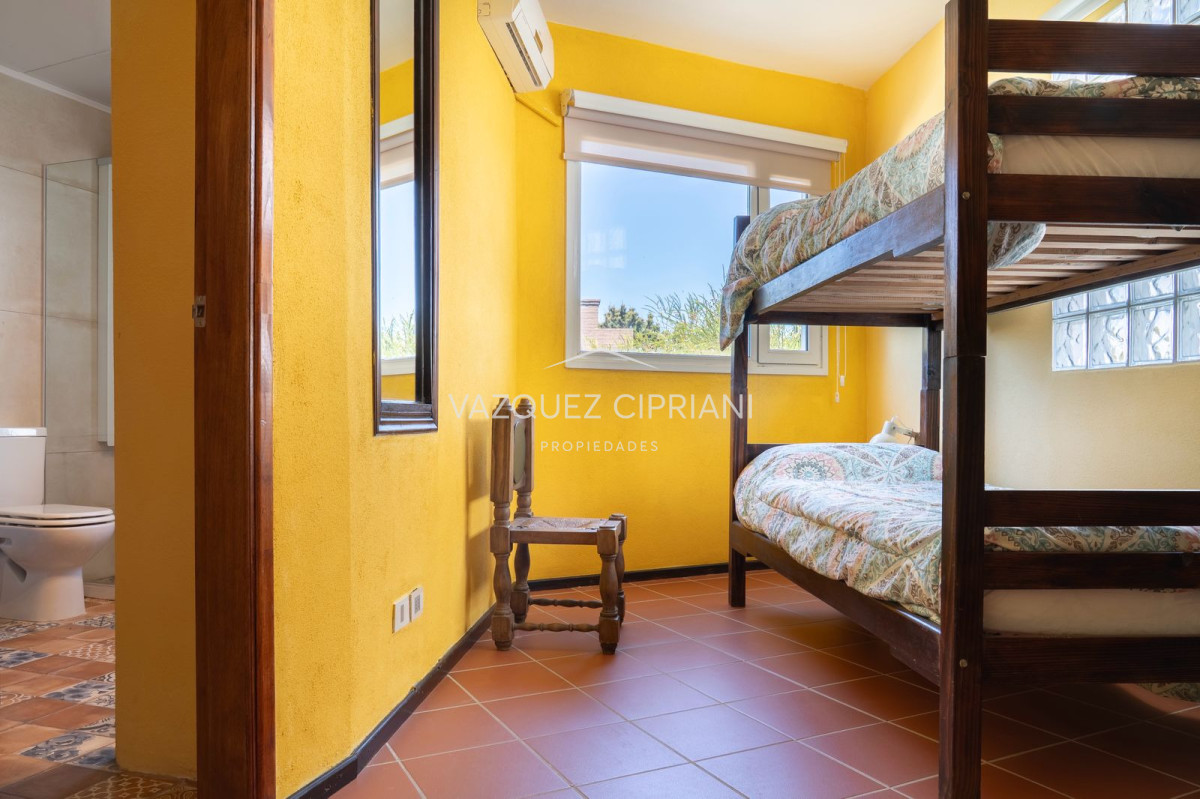 Casa ID.29 - Casa de 4 dormitorios a la venta en La Juanita