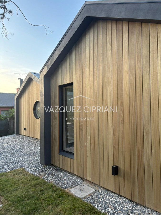Casa ID.11 - Hermosa casa a estrenar de 3 dormitorios y 2 baños en La Barra En Venta