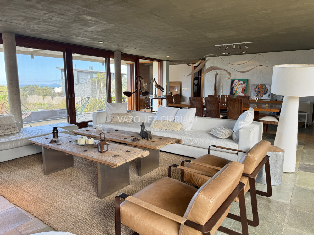 Casa ID.21 - Hermosa casa de 4 dormitorios y servicio en El Chorro, La Barra