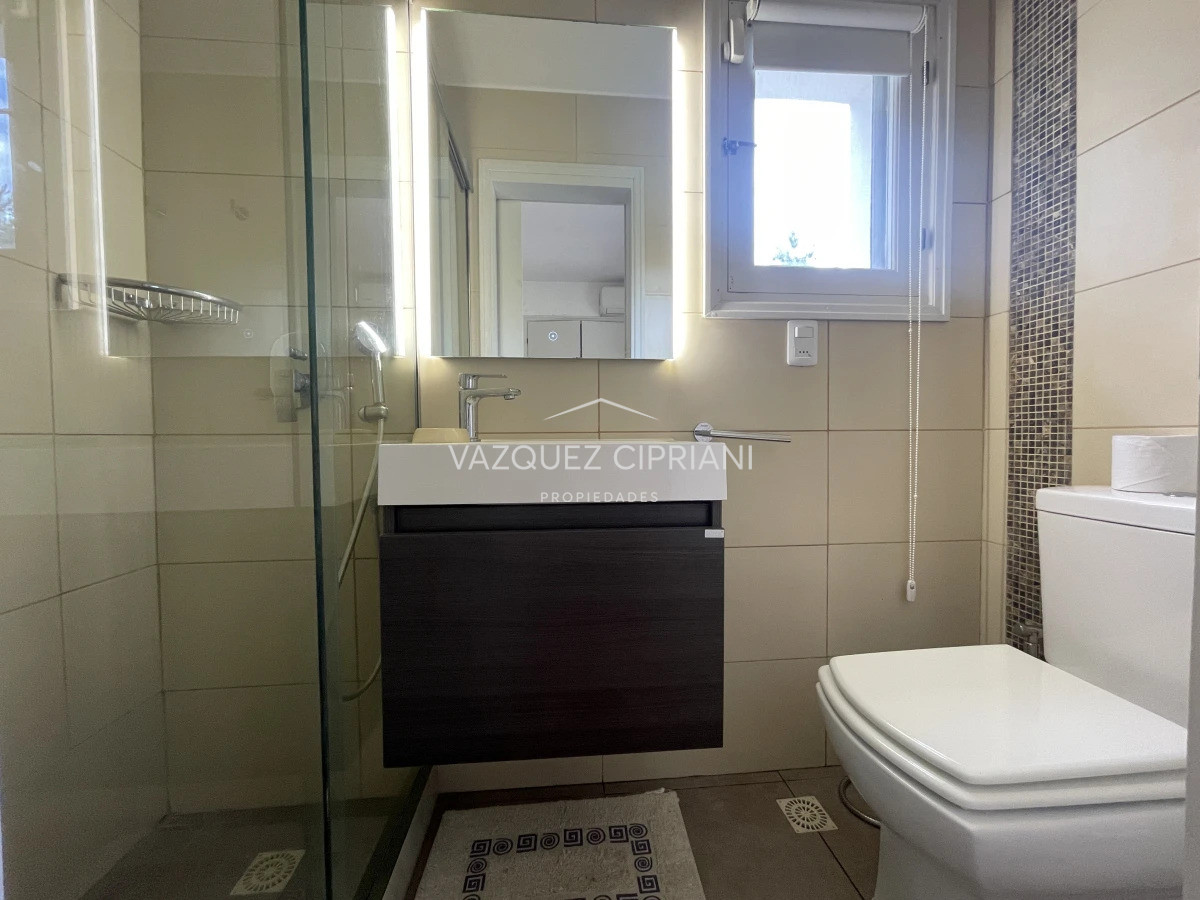 Casa ID.42 - Amplia casa de 4 dormitorios + servicio con Piscina en Montoya en Venta