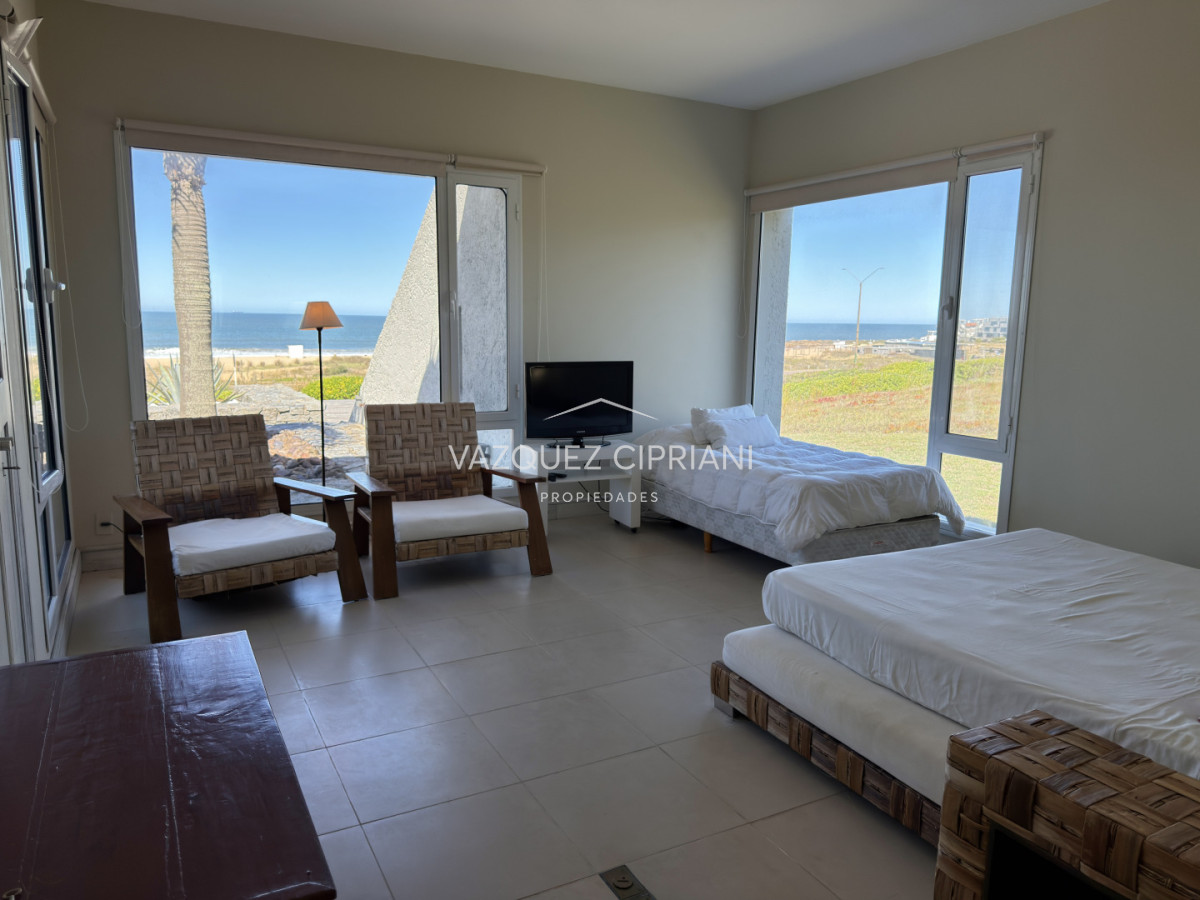 Casa ID.12 - Casa a la venta en primera línea Montoya de 4 dormitorios en suite y servicio, La Barra