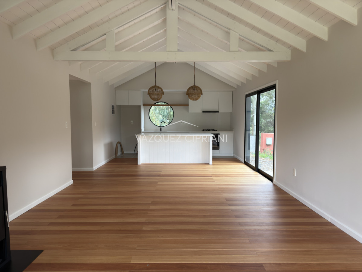 Casa ID.11 - Hermosa casa a estrenar de 3 dormitorios y 2 baños en La Barra En Venta
