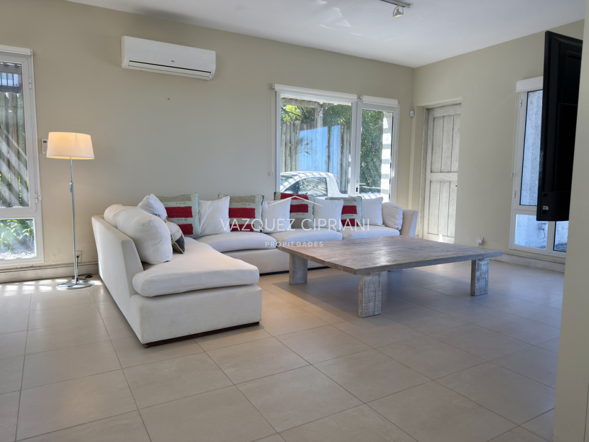 Casa ID.12 - Casa a la venta en primera línea Montoya de 4 dormitorios en suite y servicio, La Barra