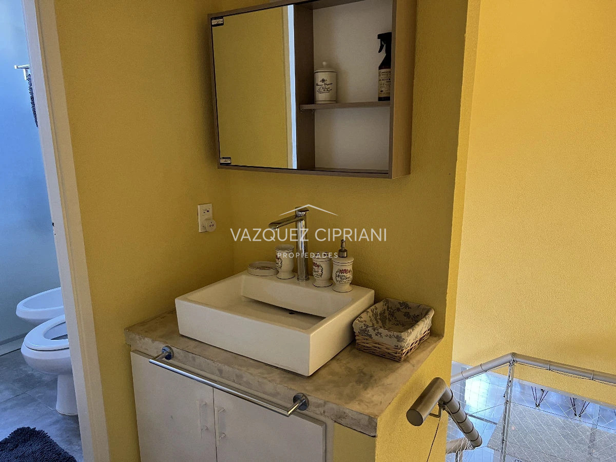 Casa ID.25 - Casa de 4 dormitorios + servicio en Montoya, La Barra en venta