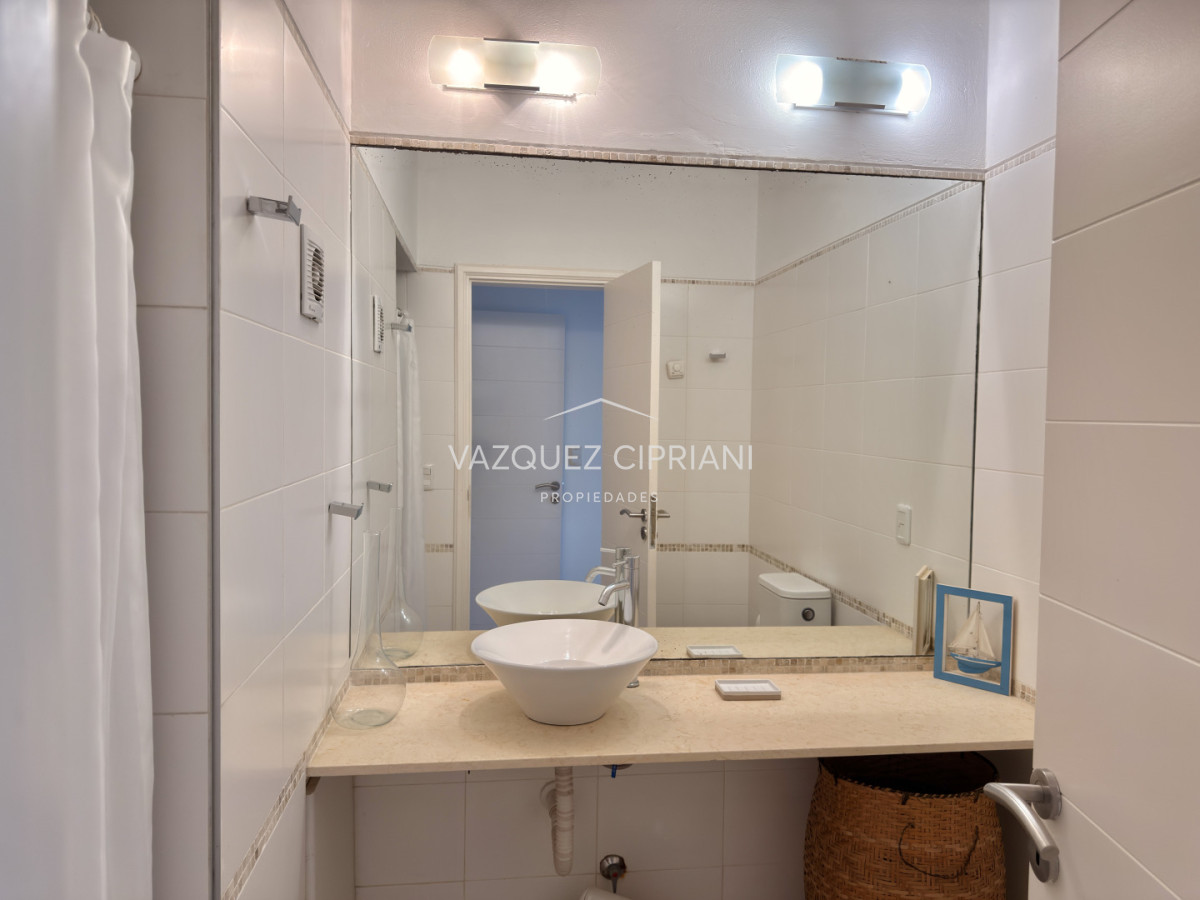 Casa ID.72 - Importante casa de 4 dormitorios en suite + Servicio en Alquiler de Verano en La Barra