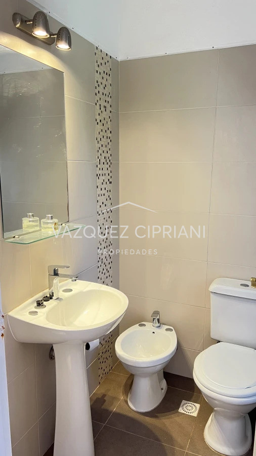 Casa ID.42 - Amplia casa de 4 dormitorios + servicio con Piscina en Montoya en Venta