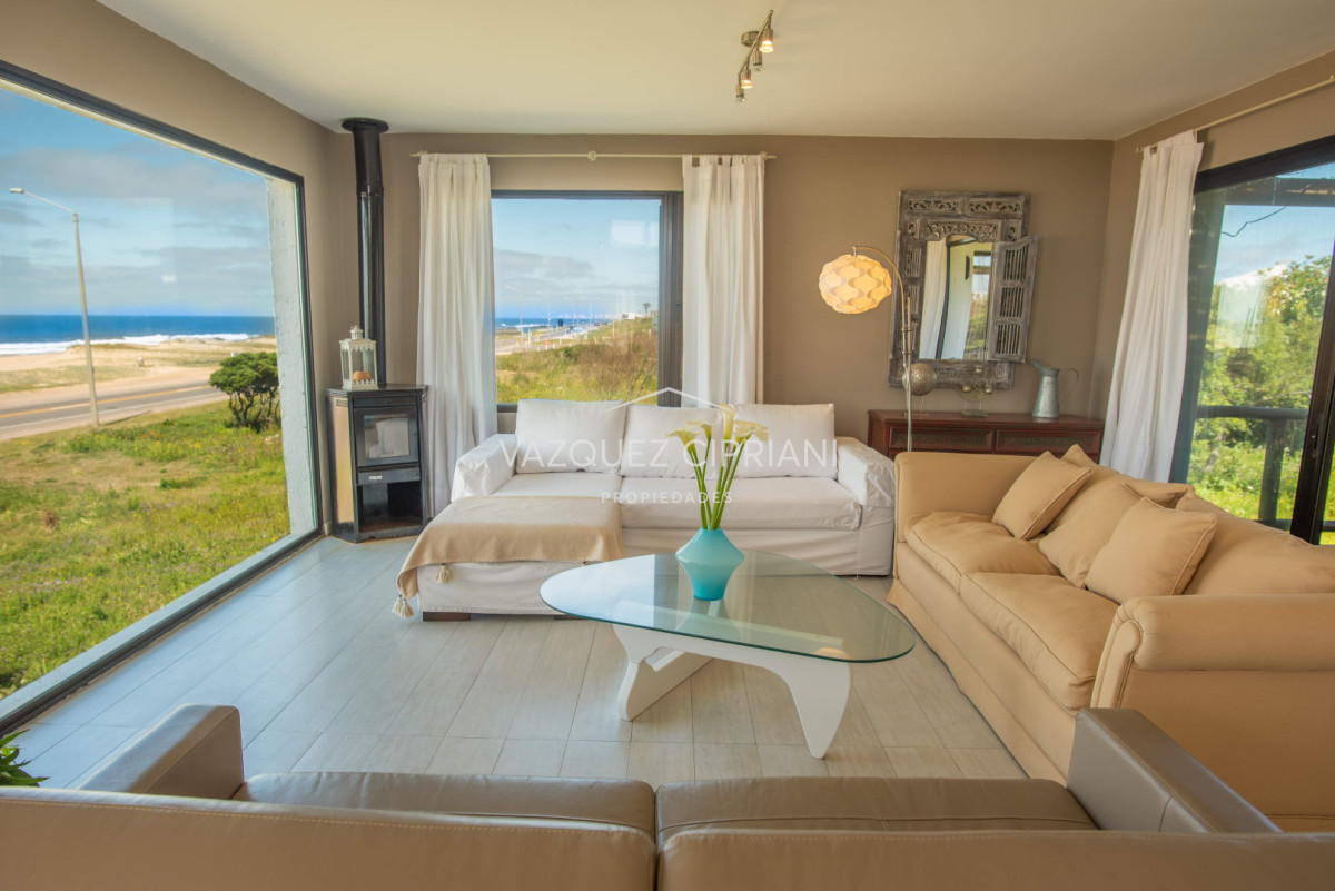 Casa ID.37 - Espectacular casa frente al mar en El Chorro en venta