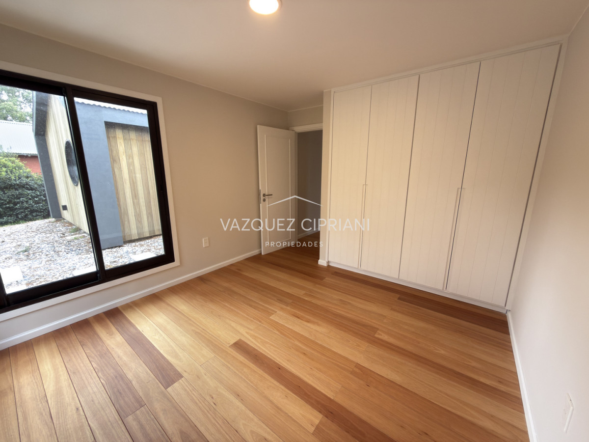 Casa ID.11 - Hermosa casa a estrenar de 3 dormitorios y 2 baños en La Barra En Venta