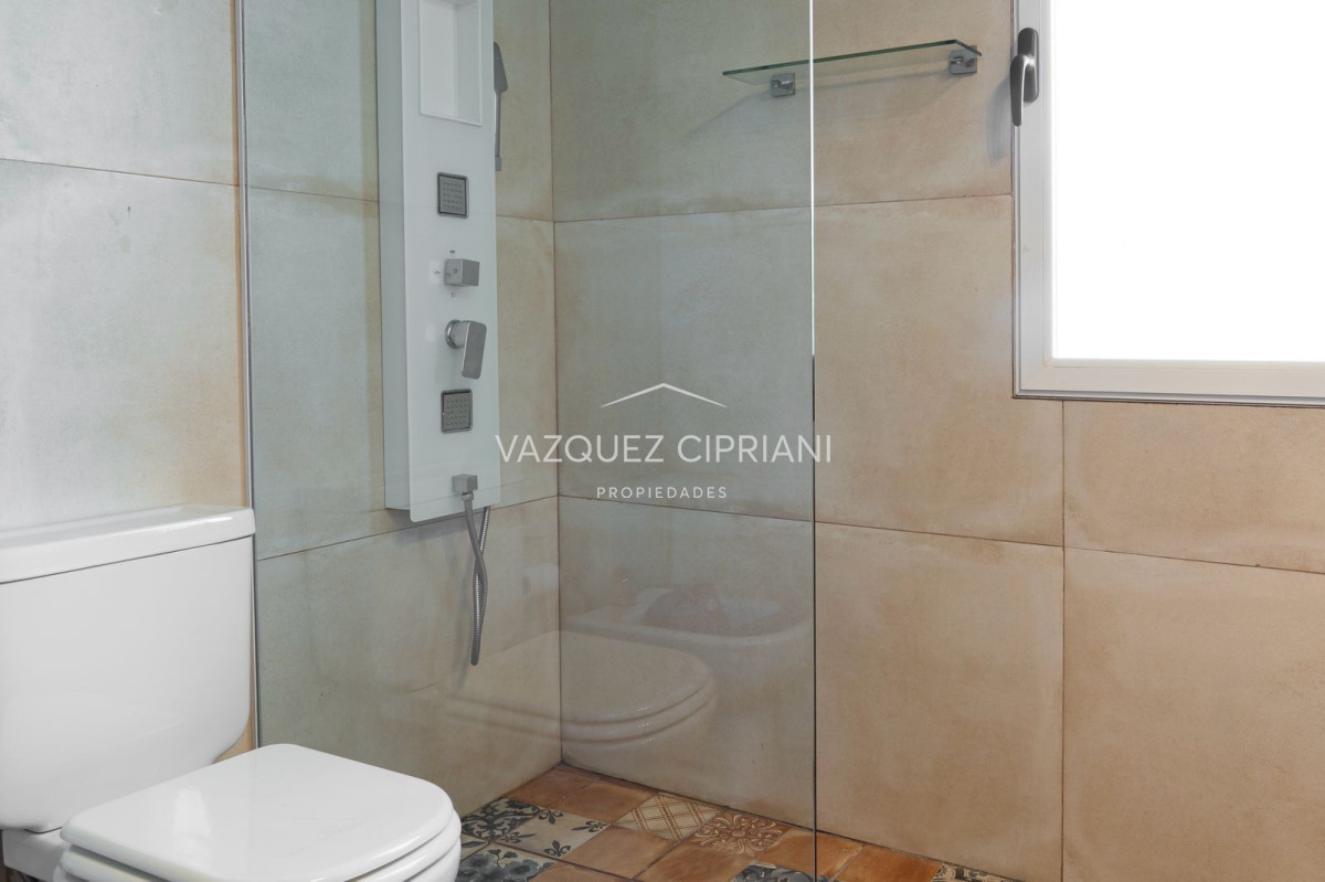 Casa ID.29 - Casa de 4 dormitorios a la venta en La Juanita