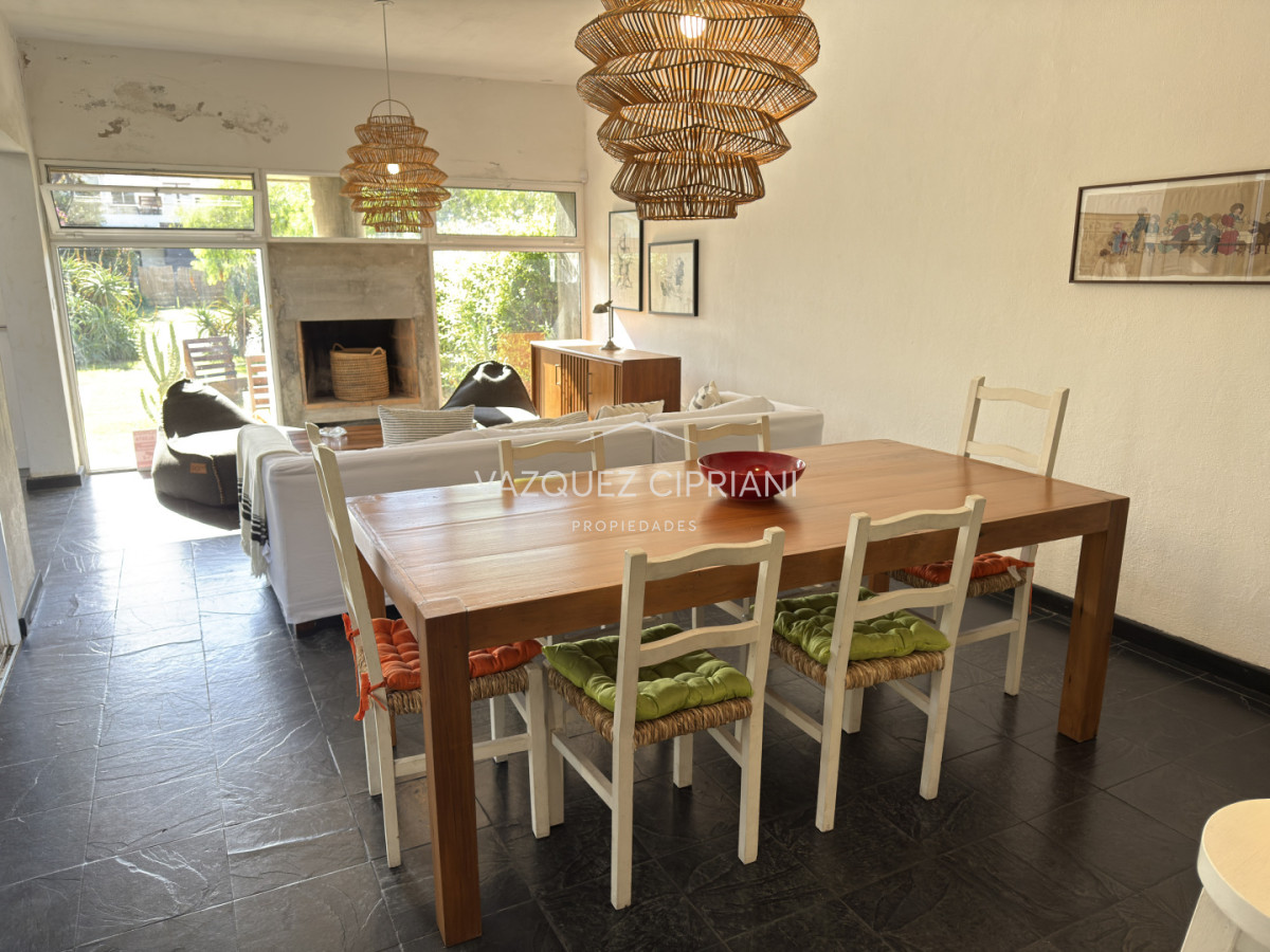 Casa ID.40 - Casa de 3 dormitorios + servicio en Manantiales a la Venta