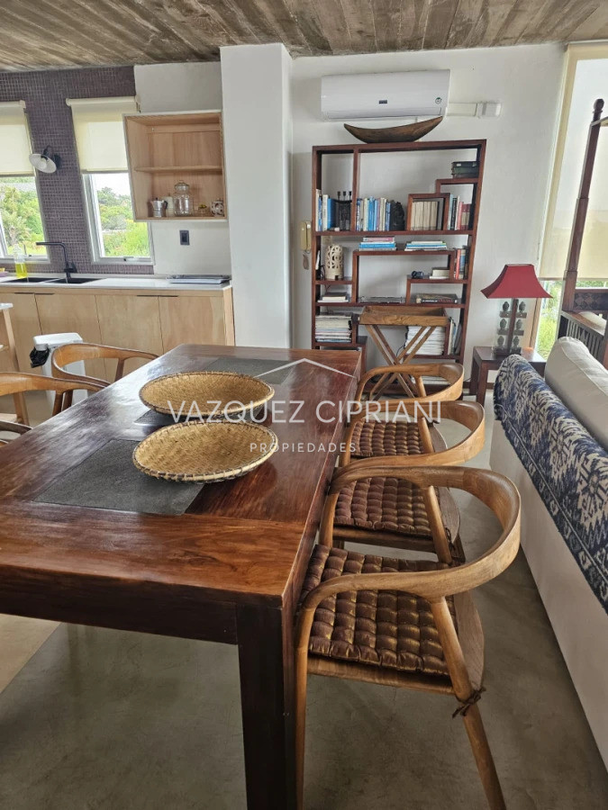 Casa ID.66 - Casa de 3 dormitorios en suite y servicio en Montoya, La Barra en Alquiler de verano
