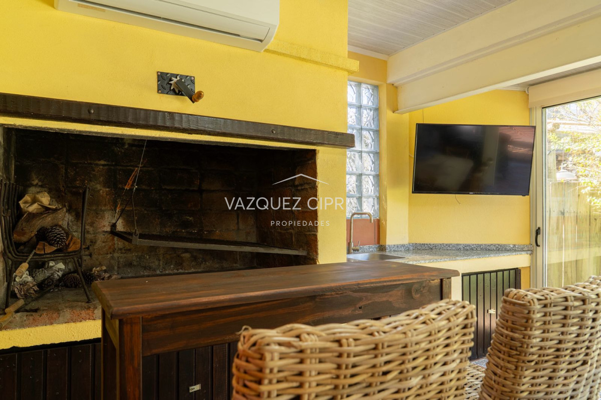 Casa ID.29 - Casa de 4 dormitorios a la venta en La Juanita