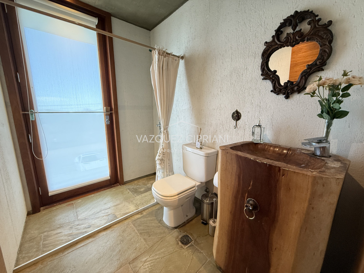 Casa ID.21 - Hermosa casa de 4 dormitorios y servicio en El Chorro, La Barra
