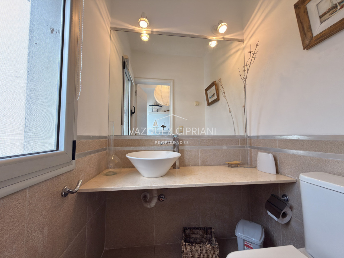 Casa ID.72 - Importante casa de 4 dormitorios en suite + Servicio en Alquiler de Verano en La Barra