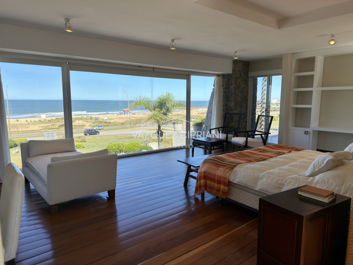 Casa ID.12 - Casa a la venta en primera línea Montoya de 4 dormitorios en suite y servicio, La Barra