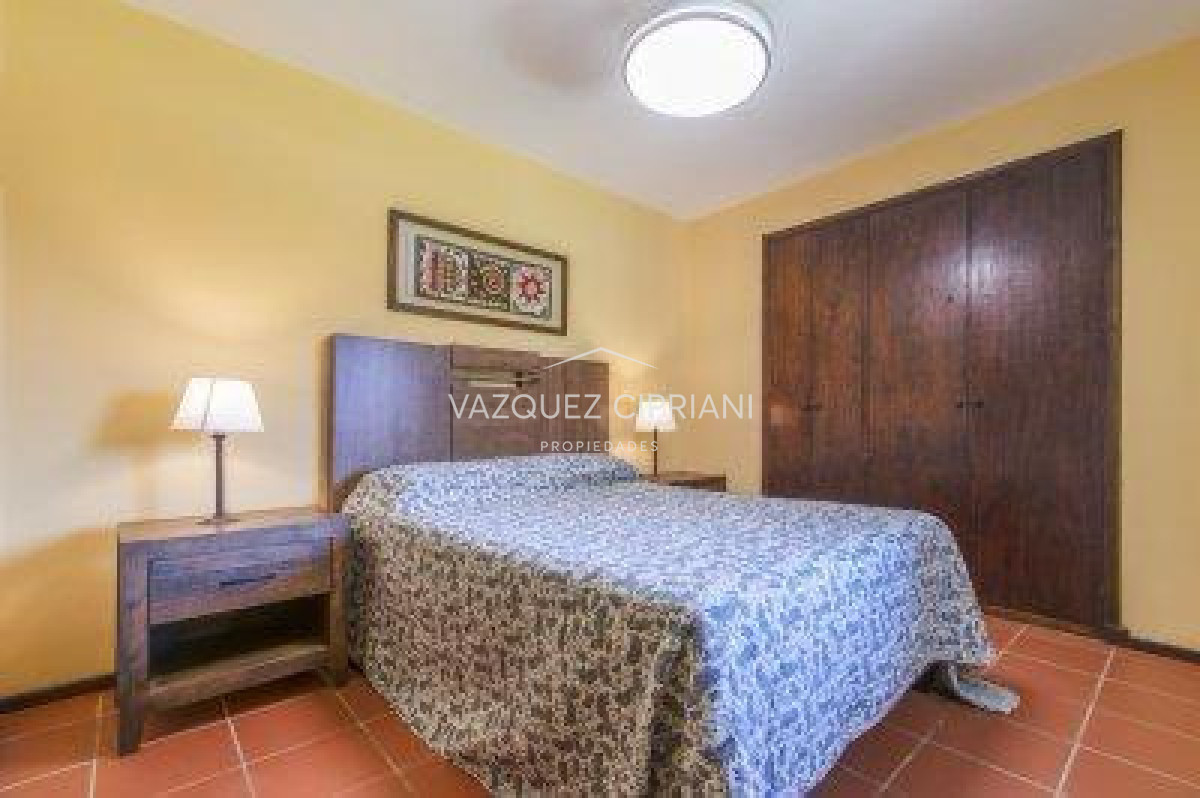 Casa ID.29 - Casa de 4 dormitorios a la venta en La Juanita