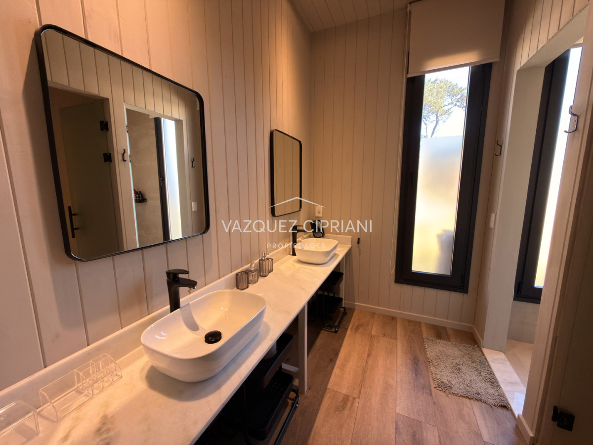 Casa ID.39 - Hermosa casa de 3 dormitorios + servicio en Reserva Montoya en Venta